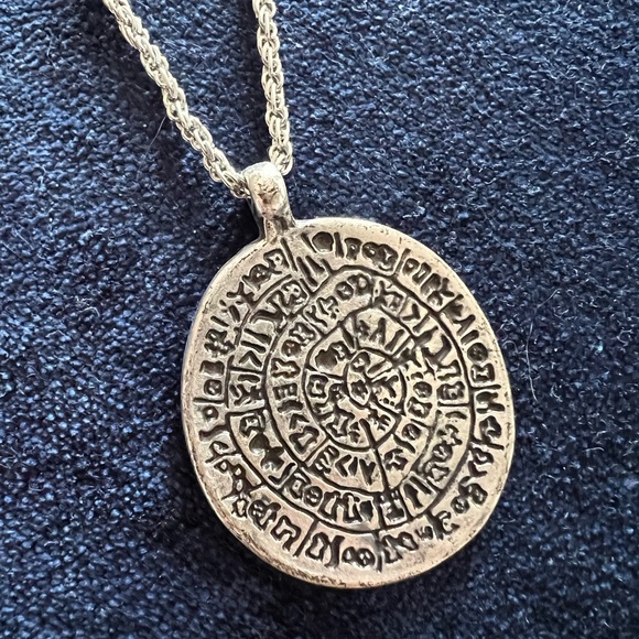 Jewelry - Double layered silver tone charm necklace. Mint condition.